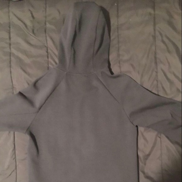 Nike Tech Fleece - Picture 4 of 5